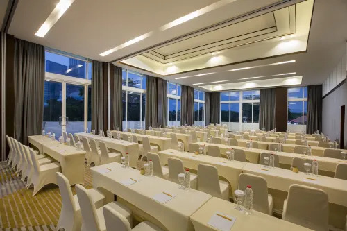 Kampi Hotel Tunjungan Surabaya Fasilitas Bisnis Photos