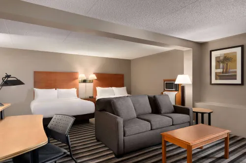 Royal Hotel Regina, Trademark Collection by Wyndham Huoneet Photos