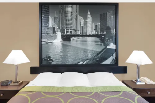 Super 8 by Wyndham Morton Grove/Chicago Photos