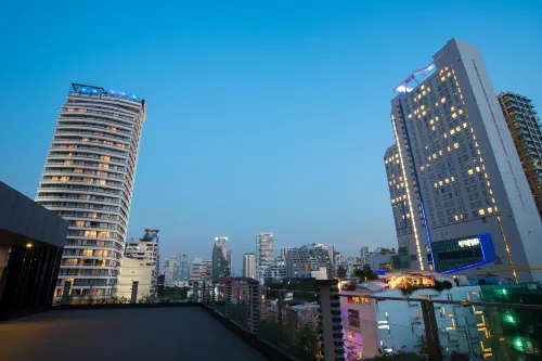 Citrus Sukhumvit 11 by Compass Hospitality À proximité de l'hôtel Photos