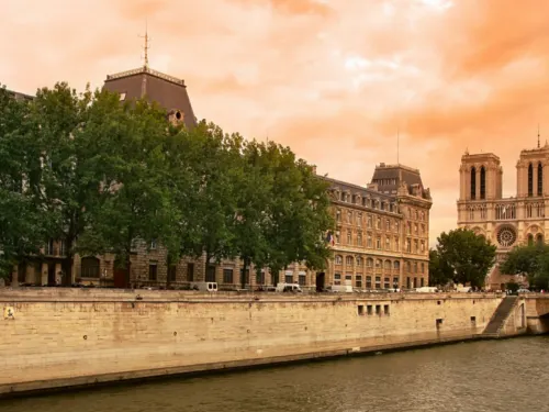 Hôtel des Ducs d'Anjou Near Hotel Photos