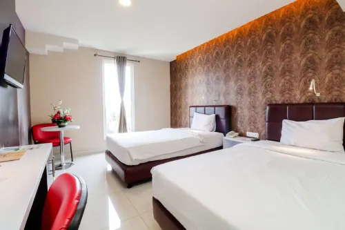 Empress Hotel Makassar City Center by Life Kamar Photos