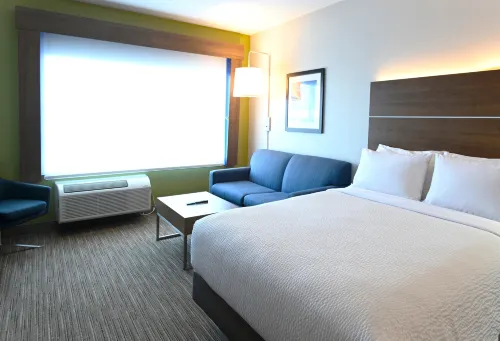 Holiday Inn Express & Suites Aurora Rooms Photos