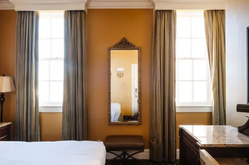 The Lafayette New Orleans by Kasa Rooms Photos