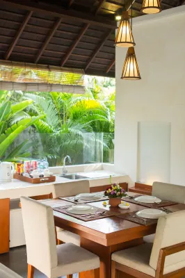The Astari Villa and Residence Dining Photos