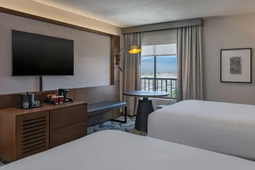 Sheraton Albuquerque Airport Hotel Rooms Photos