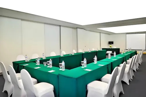 Sintesa Peninsula Hotel Palembang Työskentelytilat Photos