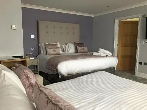 Exeter Court Hotel Rooms Photos