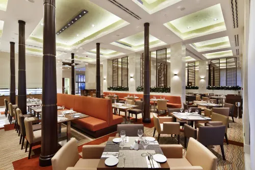 Hilton Garden Inn Dubai Al Muraqabat - Deira Restauration Photos