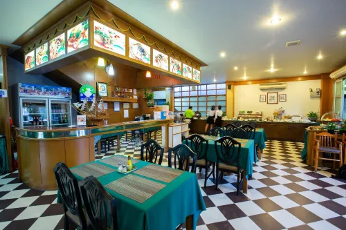 Surin Majestic Hotel Restauration Photos