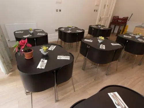 Hyde Park Boutique Hotel Restauration Photos