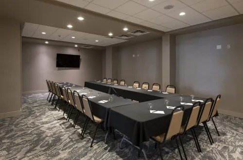 DoubleTree by Hilton Kamloops Business Photos