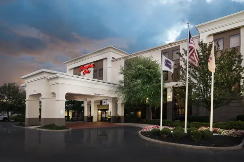 Hampton Inn Linden Exterior Photos