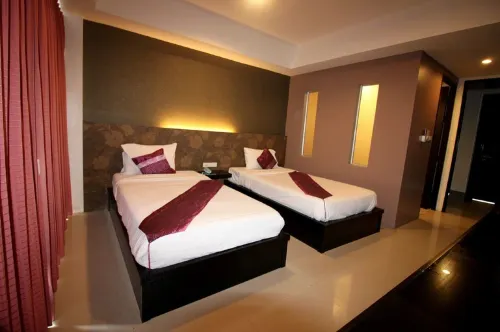 7Q Patong Beach Hotel Photos