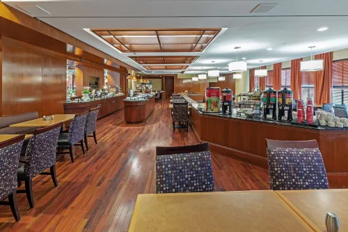 DoubleTree by Hilton Tulsa - Warren Place Dining Photos