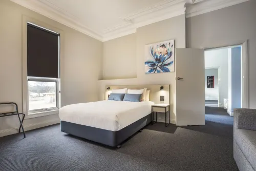 Nightcap at Federal Hotel Mt Gambier Photos