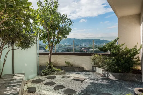 New California Hotel Exterior Photos