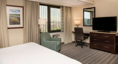 DoubleTree by Hilton Portland, or Rooms Photos
