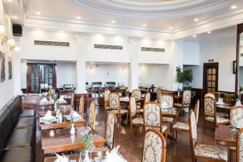 Riverside Hotel In Saigon Ruokailu Photos