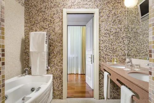 Eurostars Centrale Palace Hotel Photos