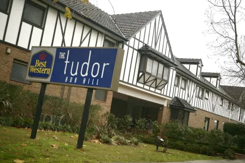 Best Western Plus the Tudor-Box Hill Exterior Photos
