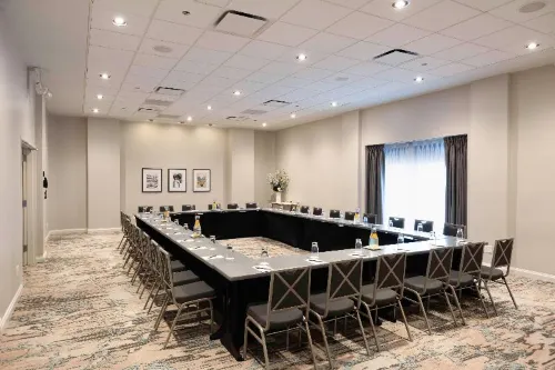 DoubleTree by Hilton Chicago - North Shore Conference Center Työskentelytilat Photos