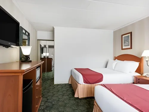 Ramada by Wyndham State College Hotel & Conference Center Chambres Photos