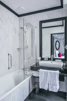 Maison Astor Paris, Curio Collection by Hilton Rooms Photos