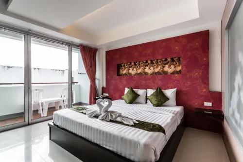 7Q Patong Beach Hotel Rooms Photos