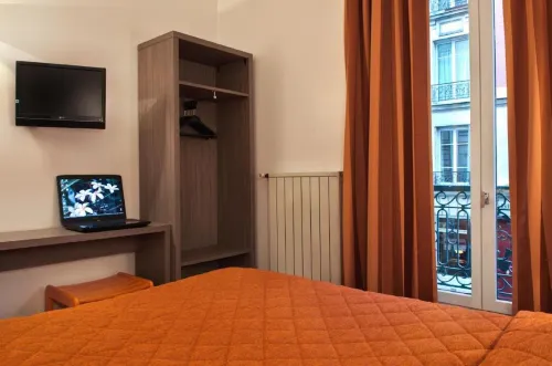 Louisa Hotel Paris Photos