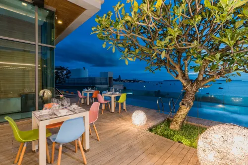 Seven Zea Chic Hotel Restauration Photos