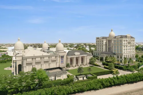 Sheraton Grand Palace Indore Exterior Photos