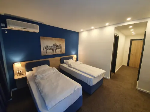 Premium Crown Suites Camere Photos