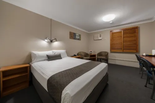 Cosmopolitan Motel & Serviced Apartments Rooms Photos