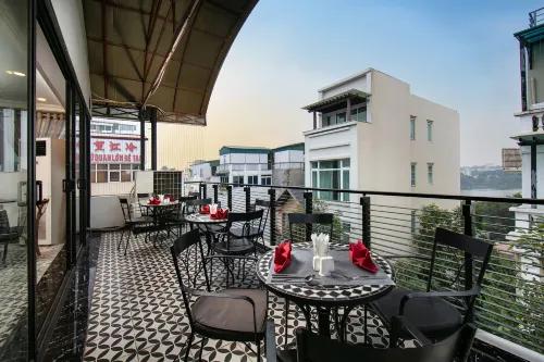 San Boutique Hotel & Travel Restauration Photos