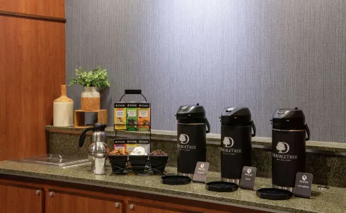 DoubleTree by Hilton Portland, or Dining Photos