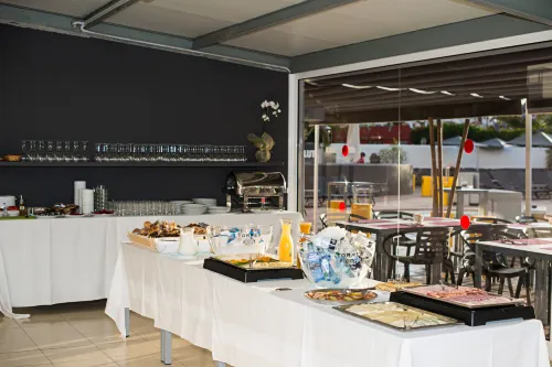 AxelBeach Maspalomas - Apartments and Lounge Club - Adults Only Dining Photos