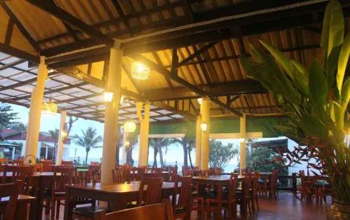 Golden Bay Cottage Makanan Photos