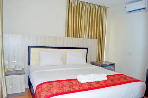 GRANT HOTEL KOTA SUBANG Kamar Photos