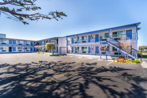 SureStay Hotel by Best Western Seaside Monterey Exterior Photos
