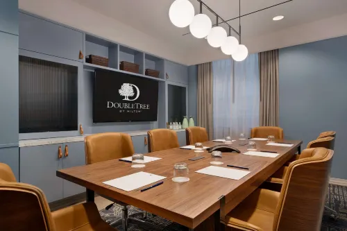 DoubleTree by Hilton New York Downtown Business Photos