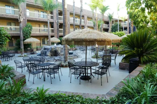 Best Western Plus Meridian Inn & Suites, Anaheim-Orange Extérieur Photos