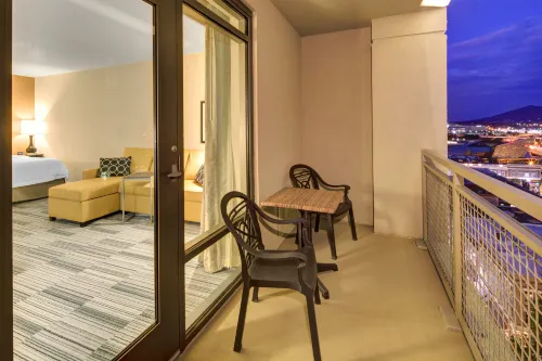Hampton Inn & Suites Roanoke Downtown Photos