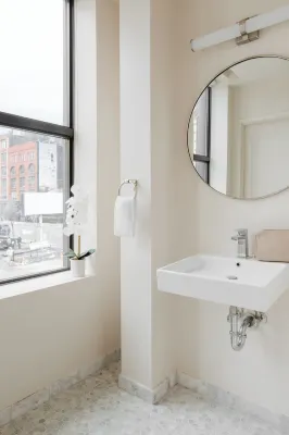 Found Hotel Chicago River North Rooms Photos