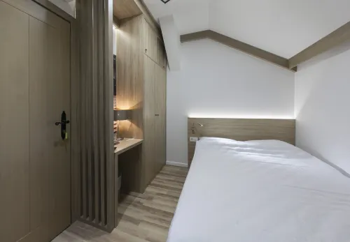 Hotel Emen Rooms Photos