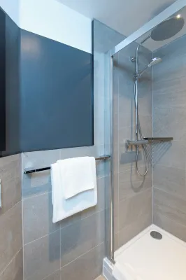 Ibis Styles London Gatwick Airport Rooms Photos