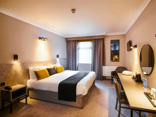 The Royal Toby Hotel Zimmer Photos