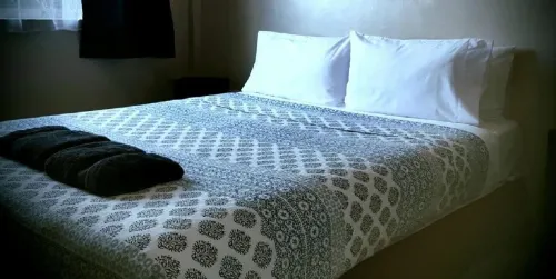 Aaron Court Motel Rooms Photos