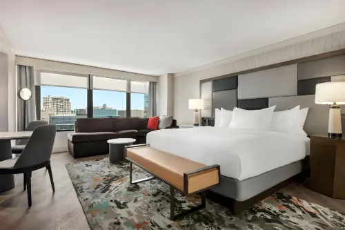 DoubleTree by Hilton Chicago Magnificent Mile Photos