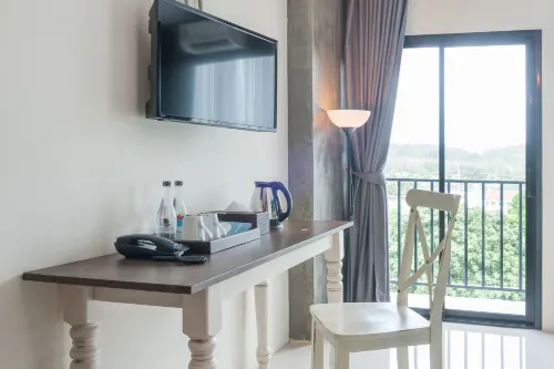 The Sixteenth Naiyang Beach Hotel Photos